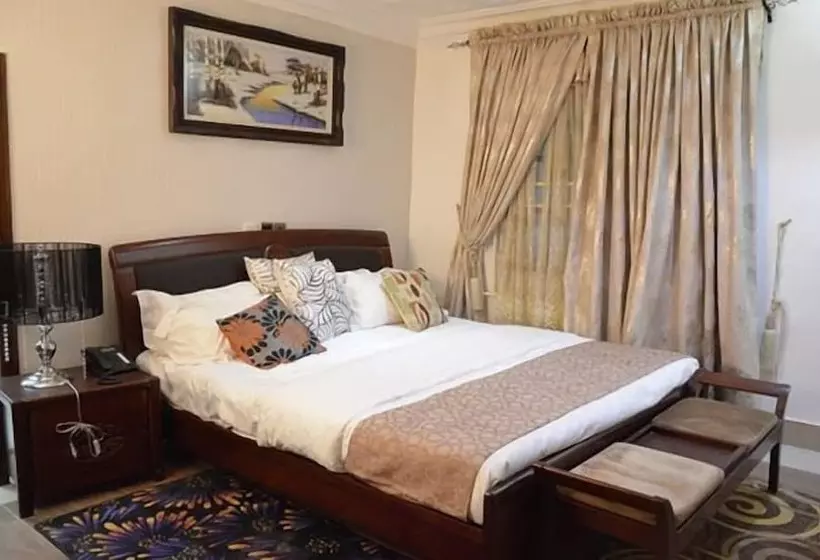 هتل Crystal House