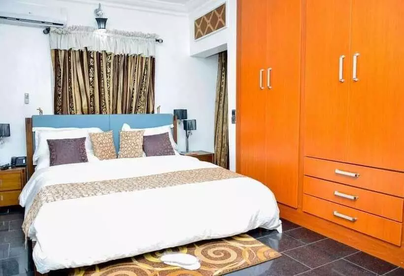 هتل Crystal House