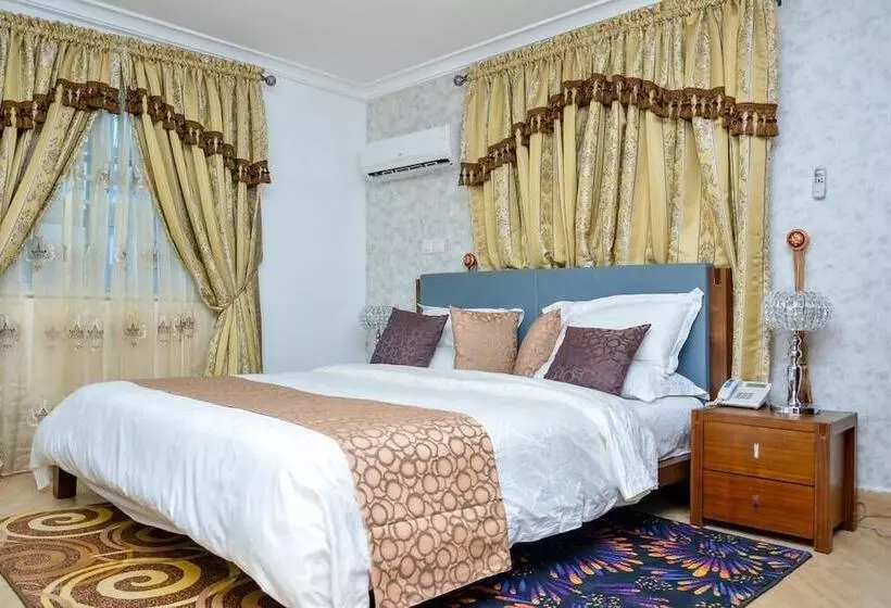 هتل Crystal House