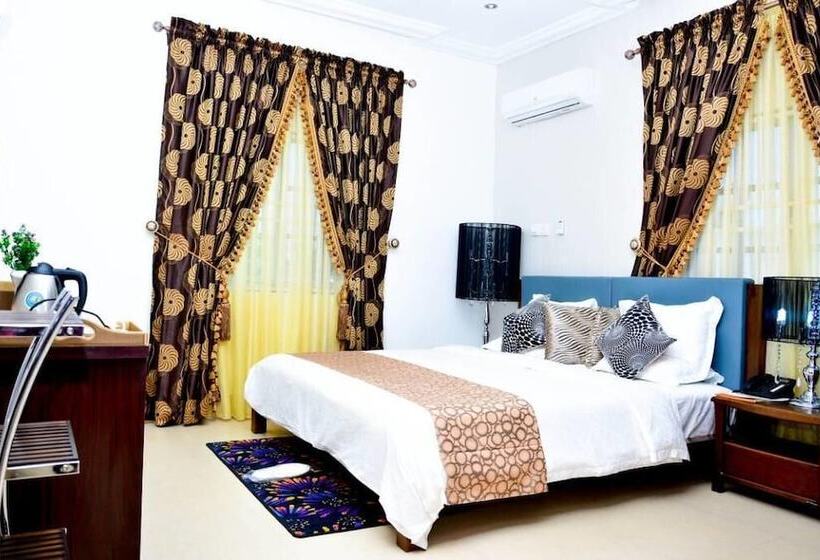 هتل Crystal House