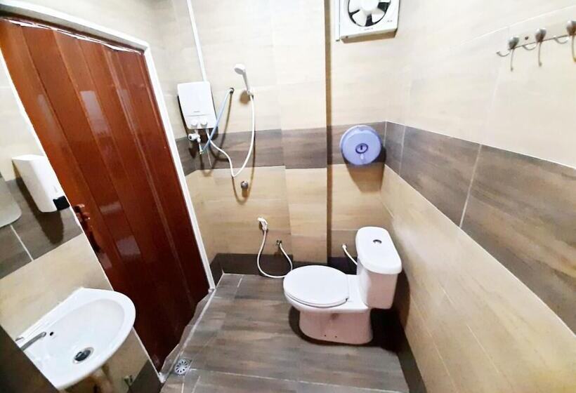 Hotel Mn Ferringhi Inn