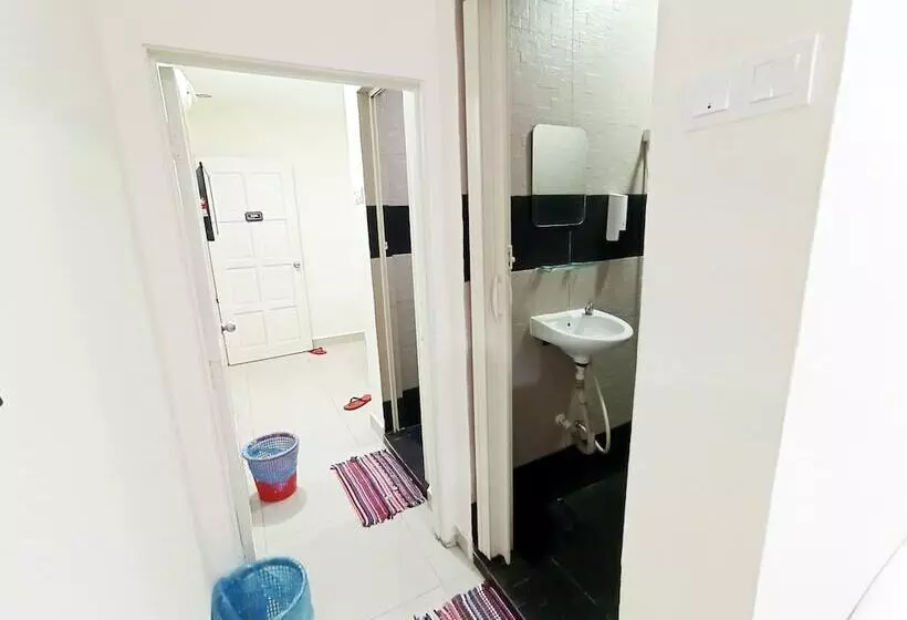 ホテル Mn Ferringhi Inn