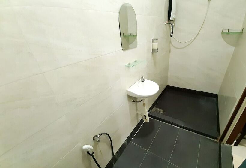 Hotel Mn Ferringhi Inn