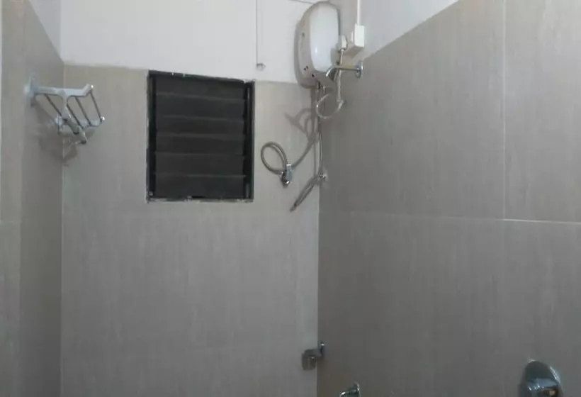 ホテル Shri Krishna