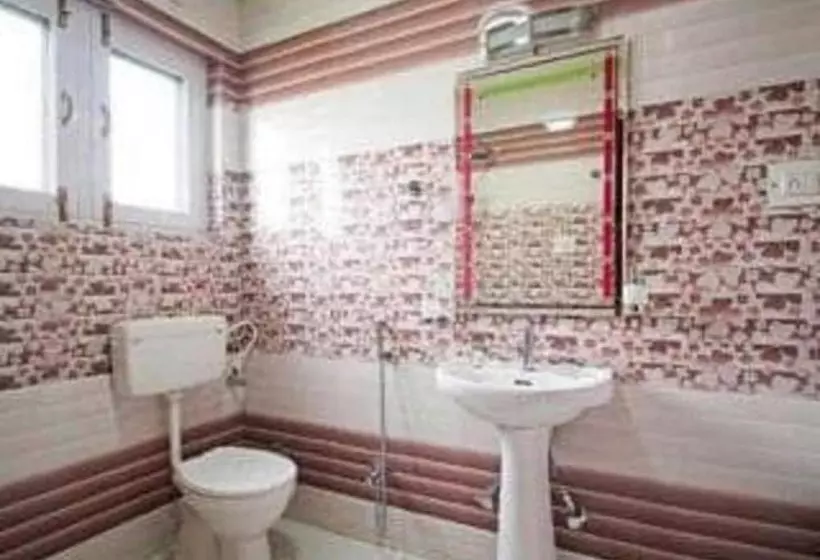 ホテル Shri Krishna