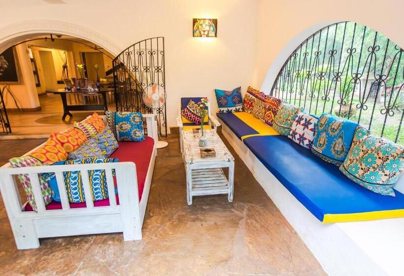 پانسیون Footprints House