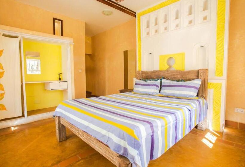 پانسیون Footprints House