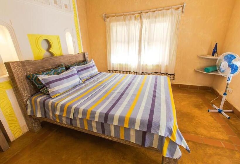 پانسیون Footprints House