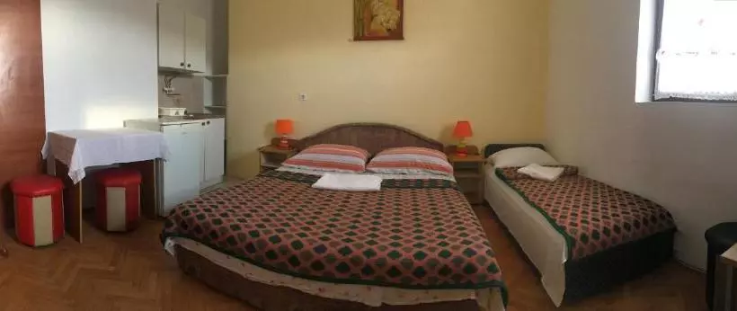 Apartments & Hostel Zdrava Hrana