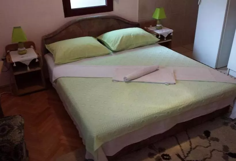 Apartments & Hostel Zdrava Hrana