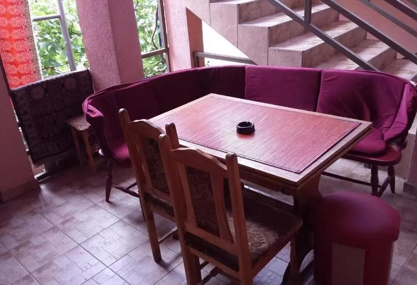 Apartments & Hostel Zdrava Hrana