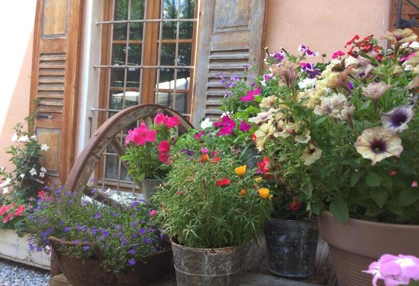 تختخواب و صبحانه Le Val D'ailleurs