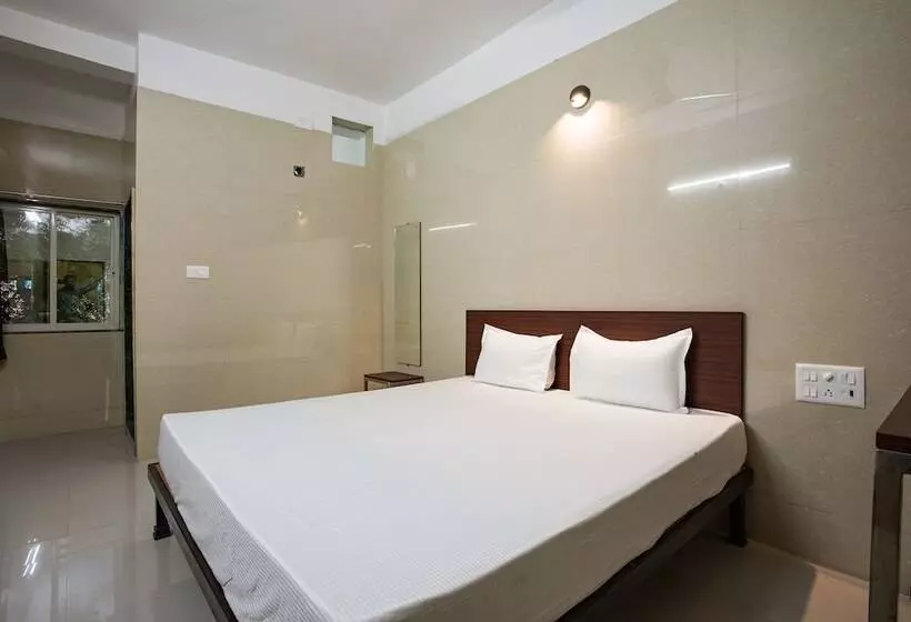 ホテル Spot On 23725 Jay Shanti Palace