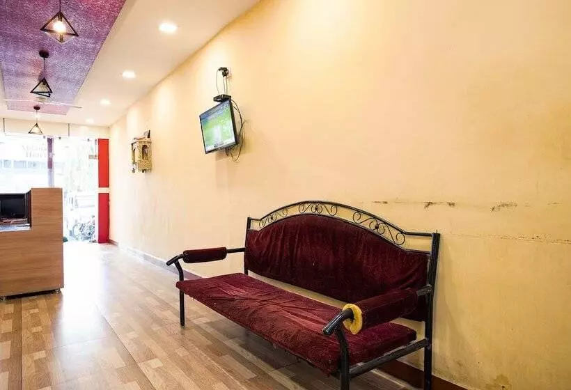 ホテル Spot On 23725 Jay Shanti Palace