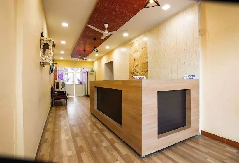ホテル Spot On 23725 Jay Shanti Palace