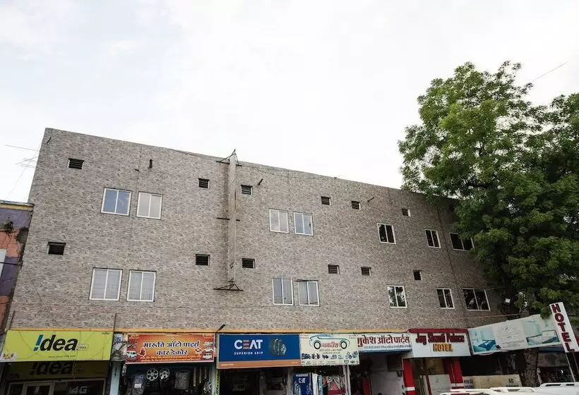 ホテル Spot On 23725 Jay Shanti Palace
