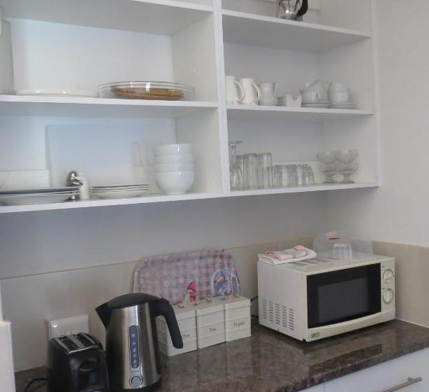 هتل Titanic View Self Catering