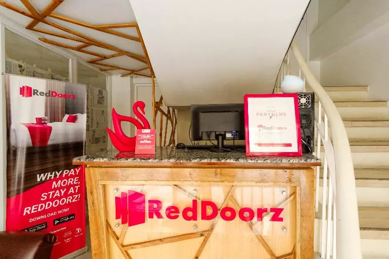 پانسیون Reddoorz @ University Belt Manila