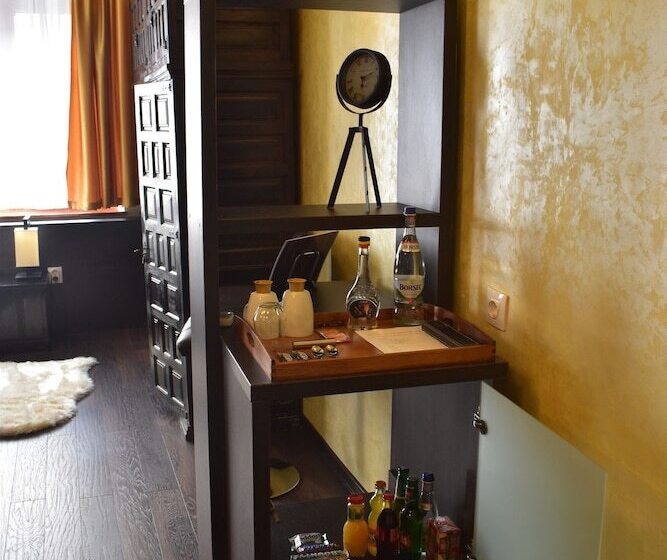 Vendi Grand Square Residence