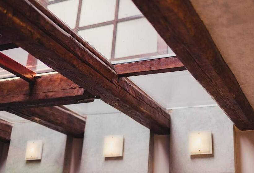 Vendi Grand Square Residence