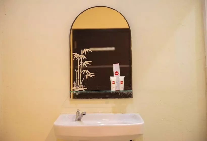 ユースホステル Dewata Ayu Inn By Oyo Rooms
