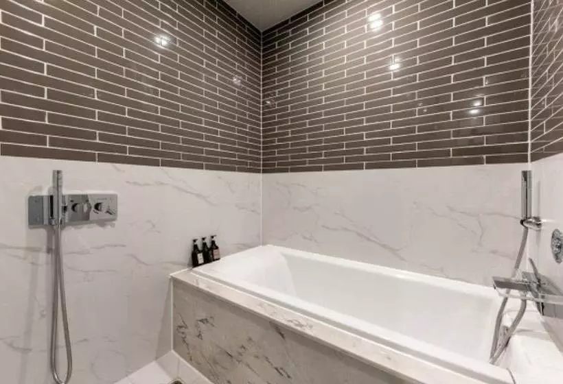 Brown Dot Hotel Deokcheon