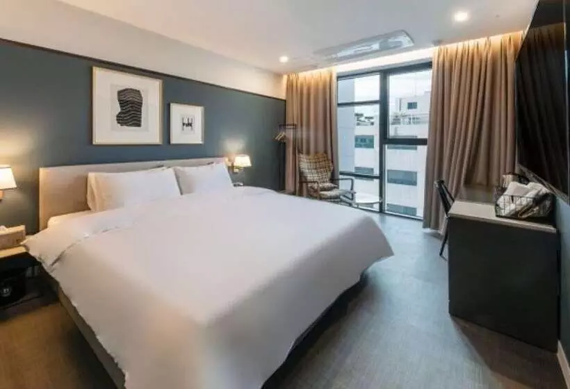 Brown Dot Hotel Deokcheon