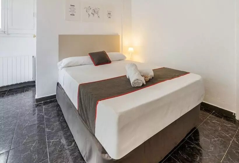 Hotelli Hostal Patio De La Luna