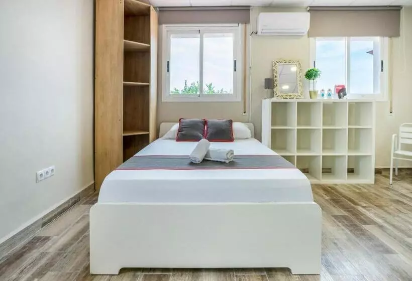 Hotelli Hostal Patio De La Luna