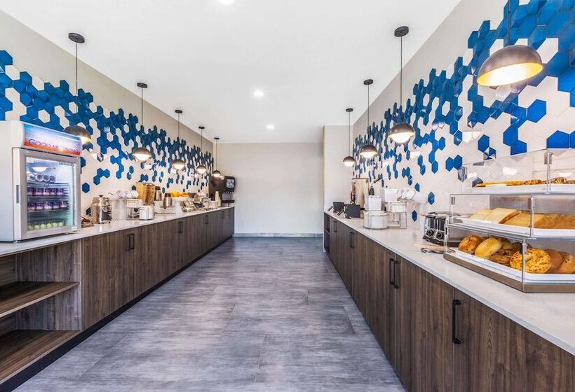 هتل La Quinta Inn & Suites By Wyndham Galveston West Seawall