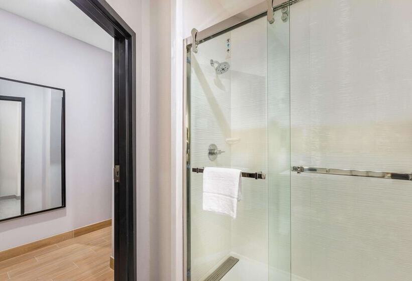 هتل La Quinta Inn & Suites By Wyndham Galveston West Seawall