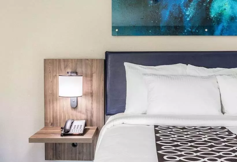 هتل La Quinta Inn & Suites By Wyndham Galveston West Seawall