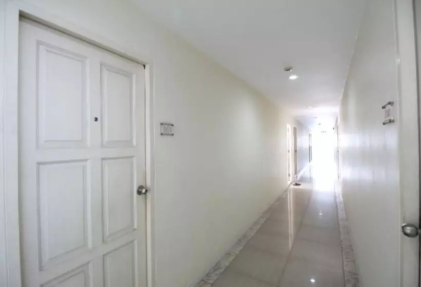 Mee Sook Hotel And Residence