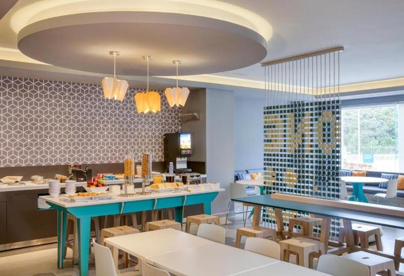 Отель One Tapachula