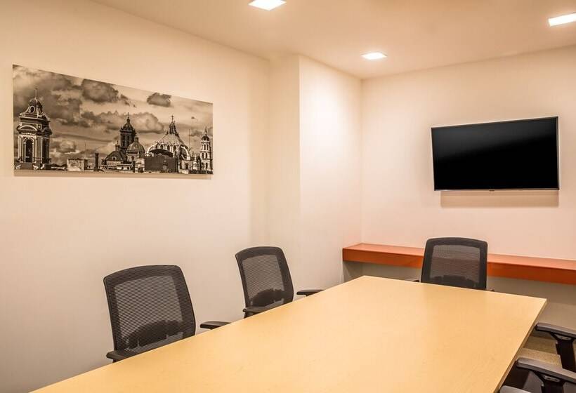 Отель One Tapachula