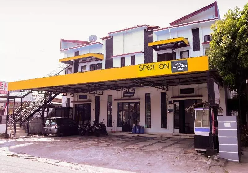 Hotelli Spot On 2182 Al Ghani 2 Syariah