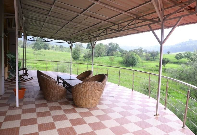 Отель The Woodz