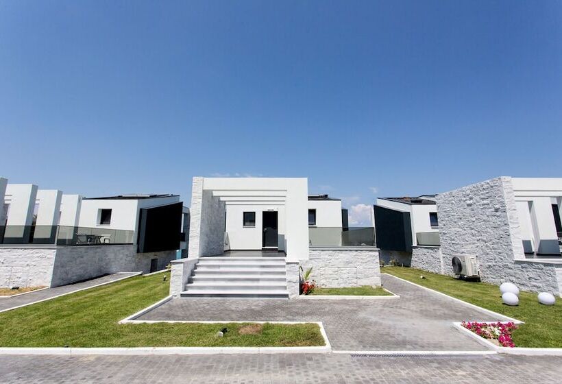 Resort Crystal Villas & Suites