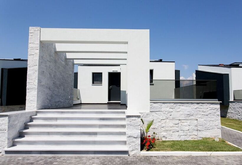 Resort Crystal Villas & Suites