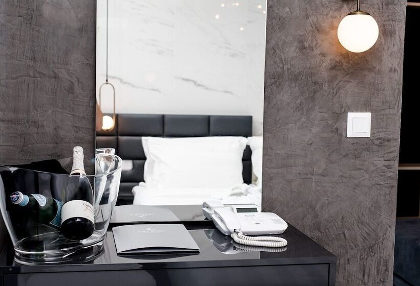 Resort Crystal Villas & Suites