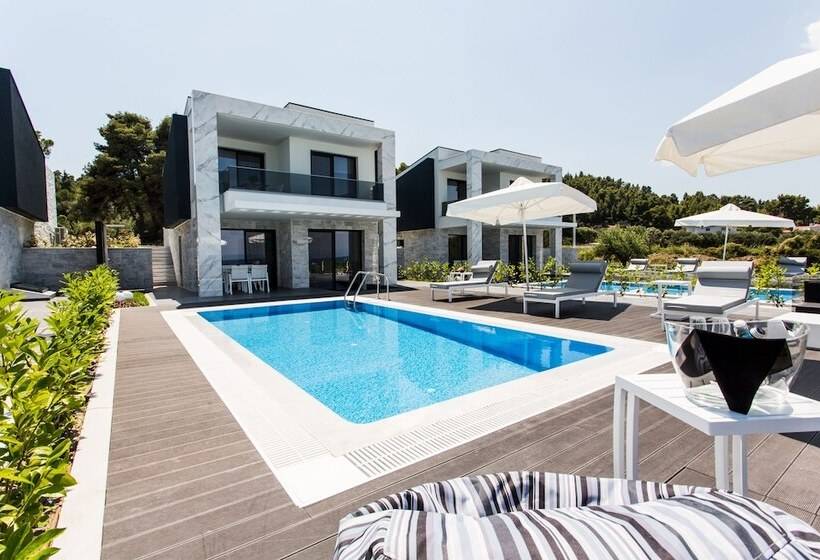 Resort Crystal Villas & Suites