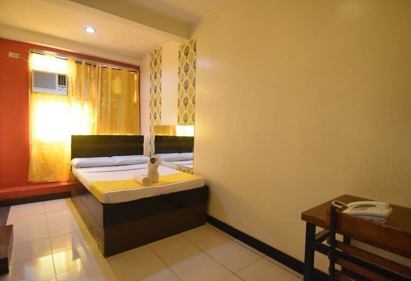 Cosmo Hotel   Padre Campa