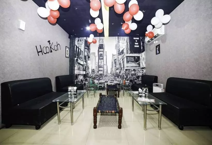 Hotelli C P Palace By Oyo Rooms