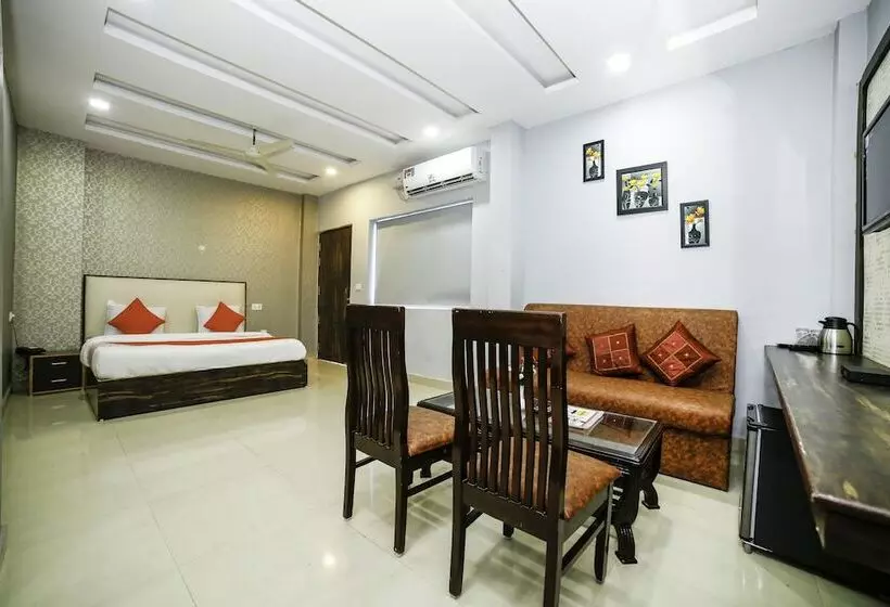 Hotelli C P Palace By Oyo Rooms