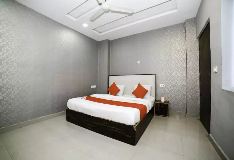 Hotelli C P Palace By Oyo Rooms