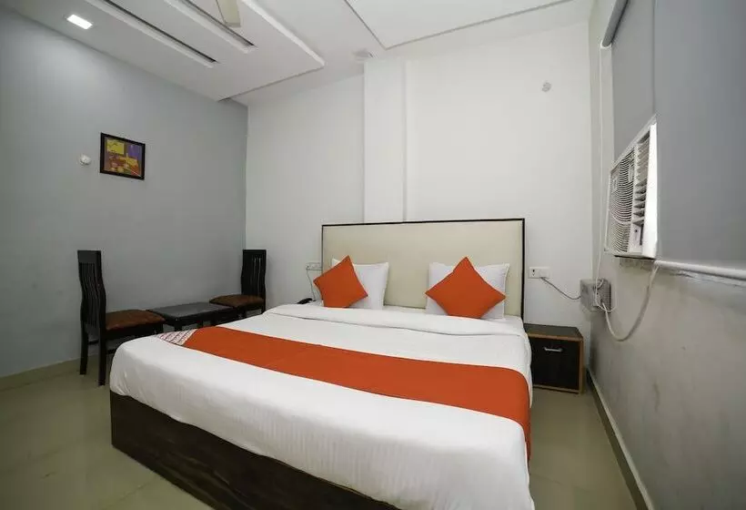 Hotelli C P Palace By Oyo Rooms