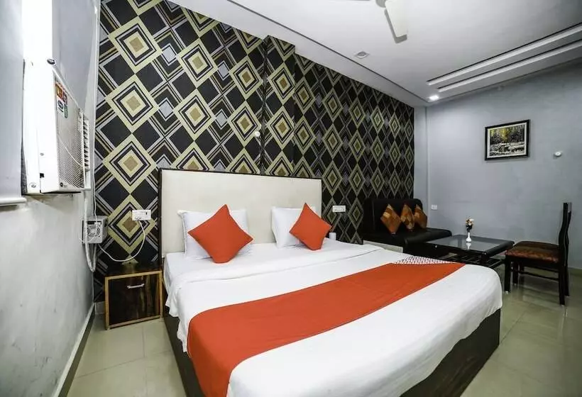 Hotelli C P Palace By Oyo Rooms