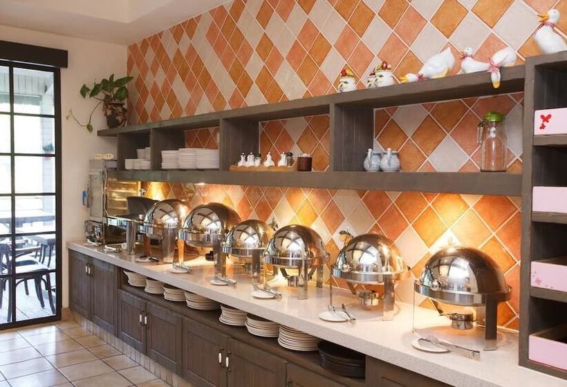 هتل King's Garden Villa