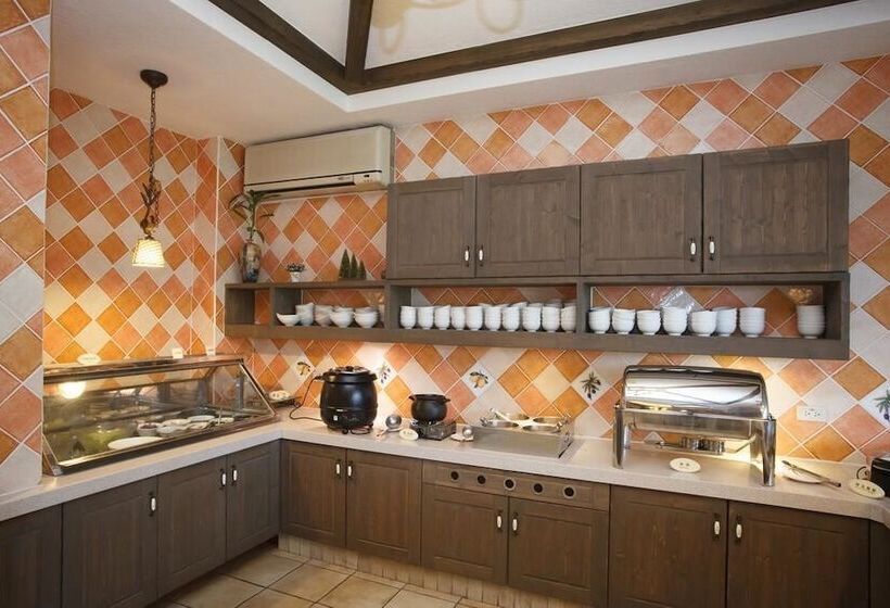 هتل King's Garden Villa