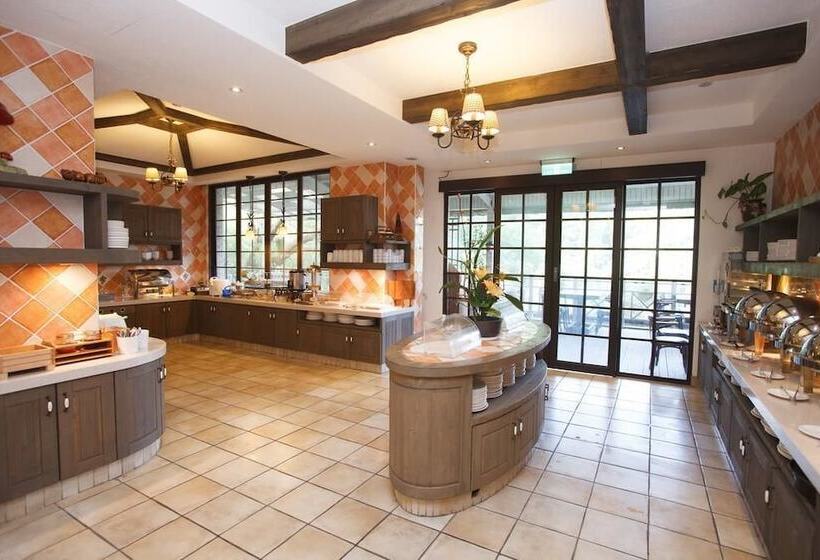 هتل King's Garden Villa